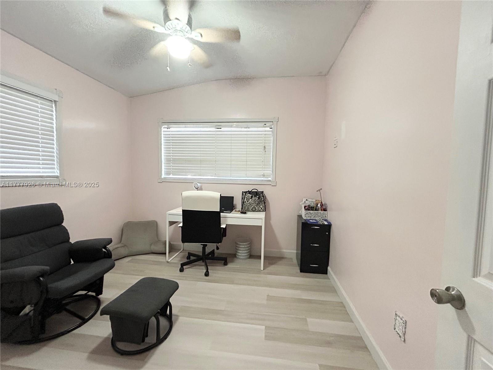 1425 Nw 9th St Property Photo 16