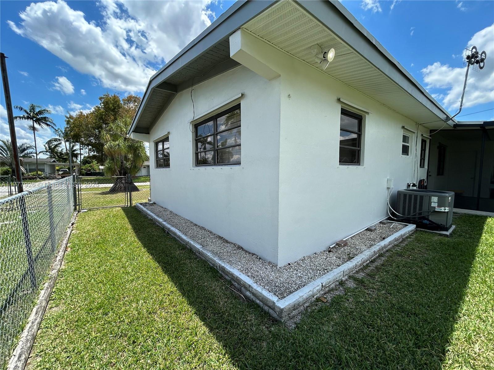 1425 Nw 9th St Property Photo 44