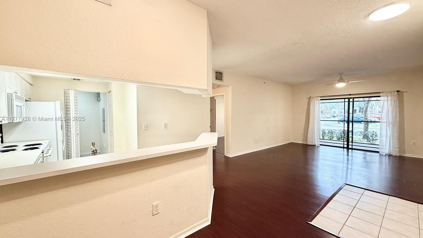 2726 Anzio Ct 102 Property Photo 2