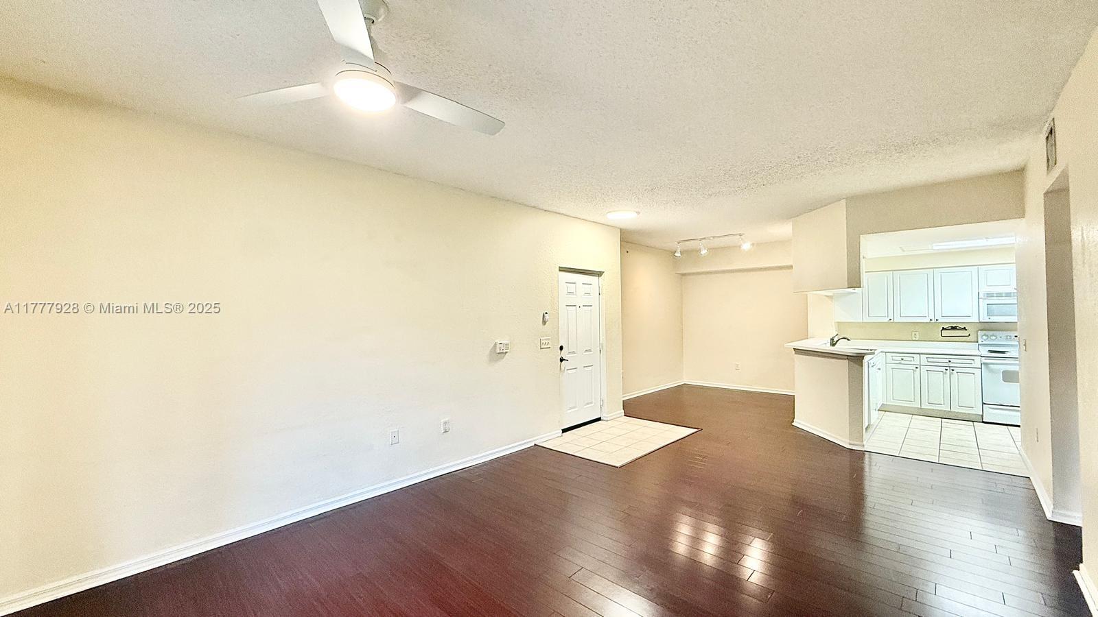 2726 Anzio Ct 102 Property Photo 4