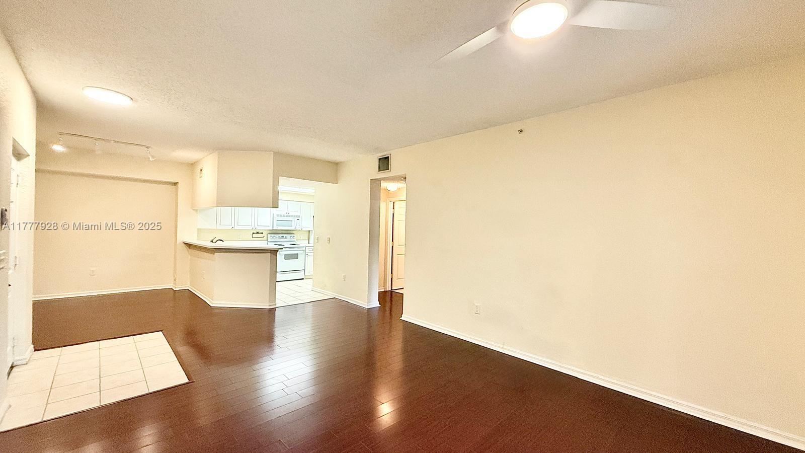 2726 Anzio Ct 102 Property Photo 5
