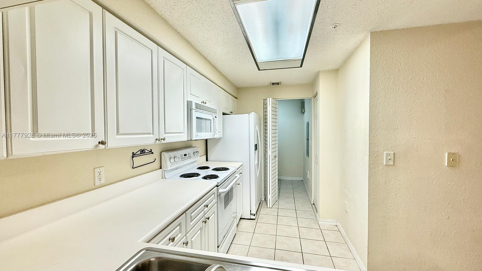 2726 Anzio Ct 102 Property Photo 6