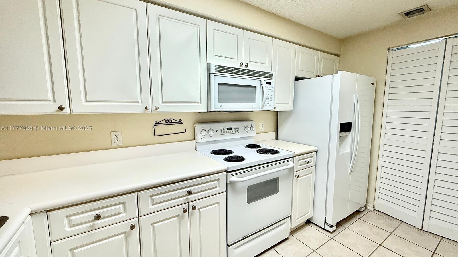 2726 Anzio Ct 102 Property Photo 7