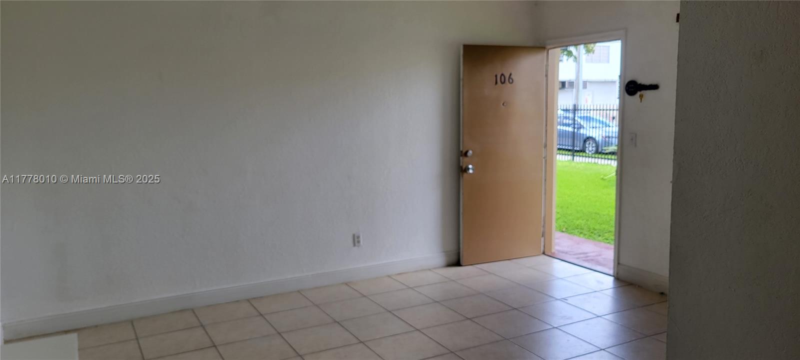 3901 Sw 78th Ct 1-106 Property Photo 5