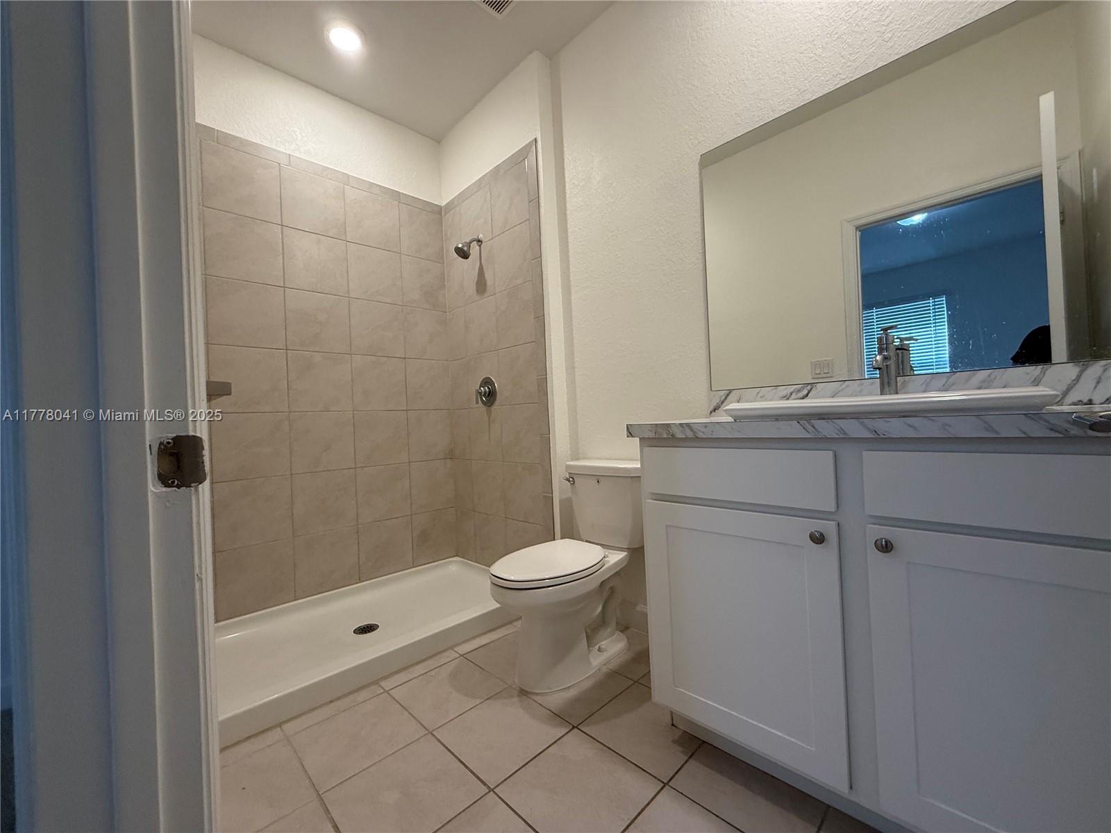 1100 Sw 6th Ct Property Photo 9