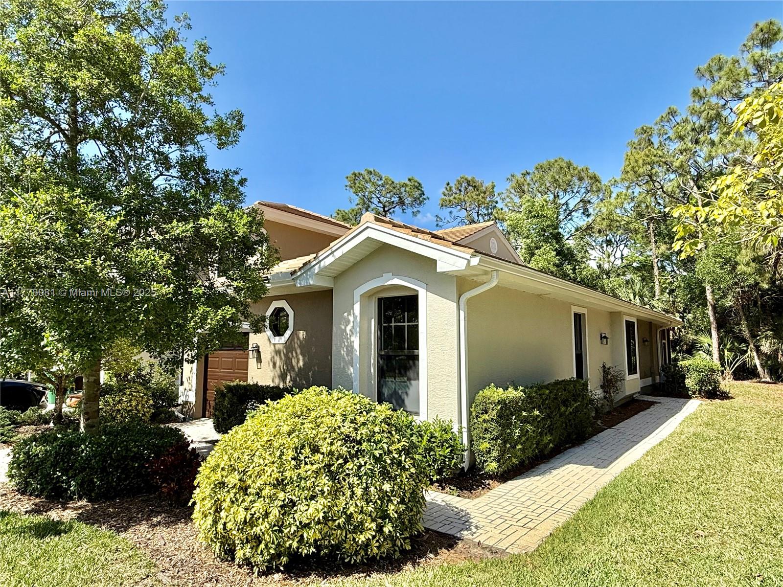 7550 Meadow Lakes Dr 4704 Property Photo