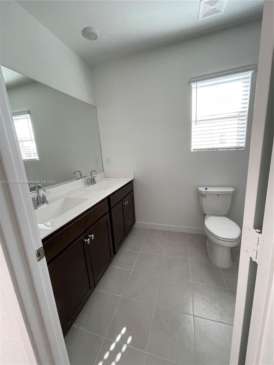 752 Se 17th St 0 Property Photo 8