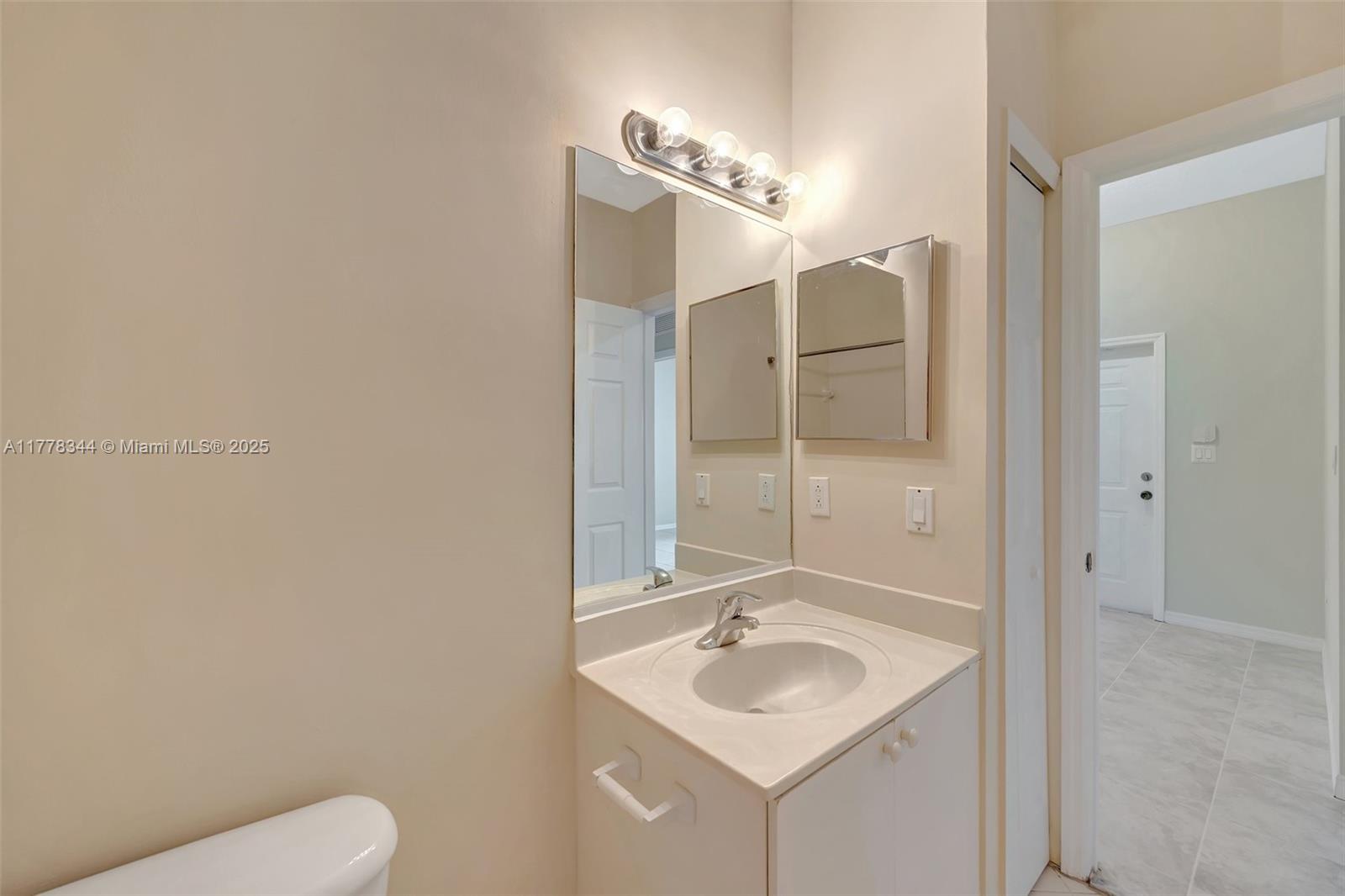 3274 Ne 11th Dr Property Photo 22
