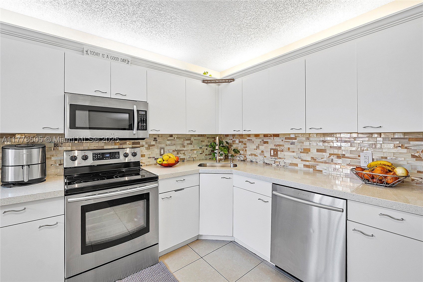 4101 E Coral Tree Cir 313 Property Photo 5