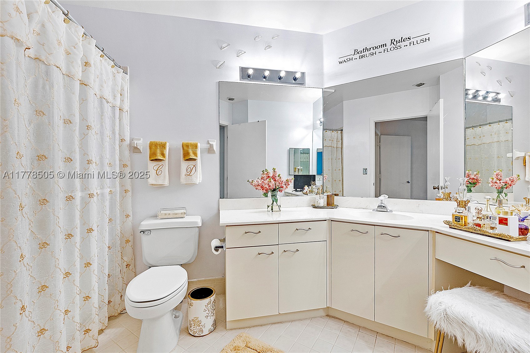 4101 E Coral Tree Cir 313 Property Photo 10