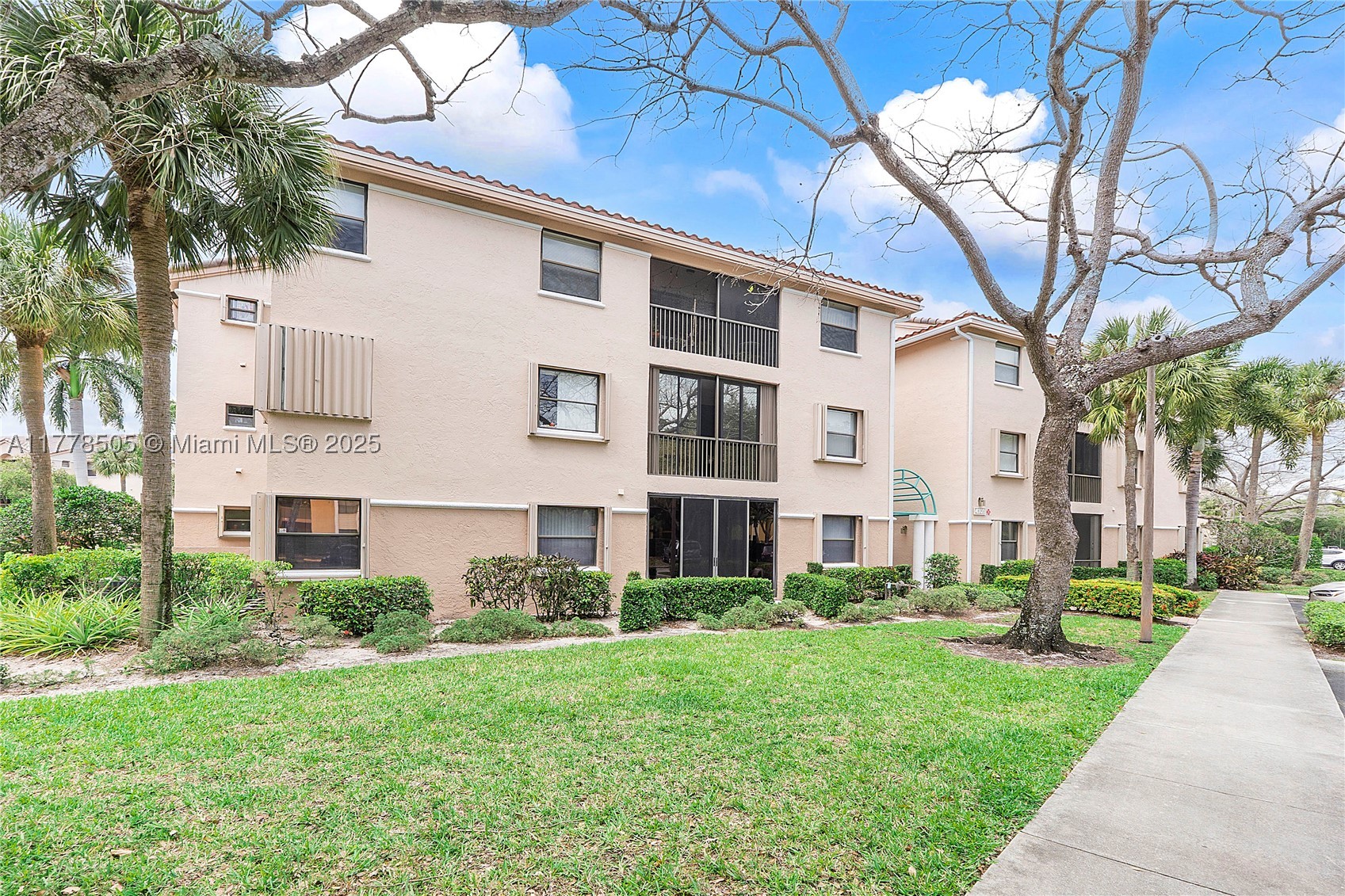 4101 E Coral Tree Cir 313 Property Photo 11