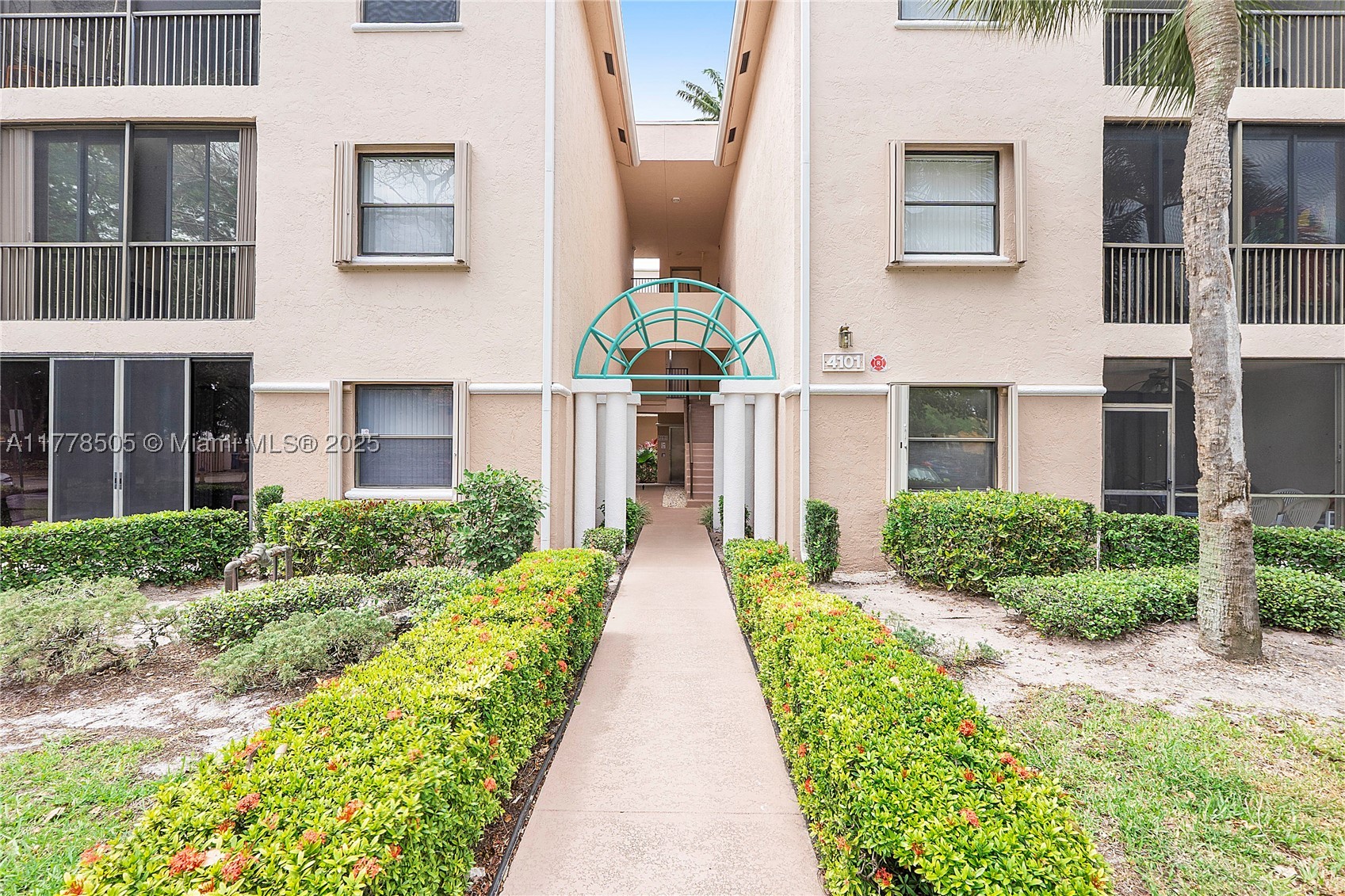 4101 E Coral Tree Cir 313 Property Photo 13