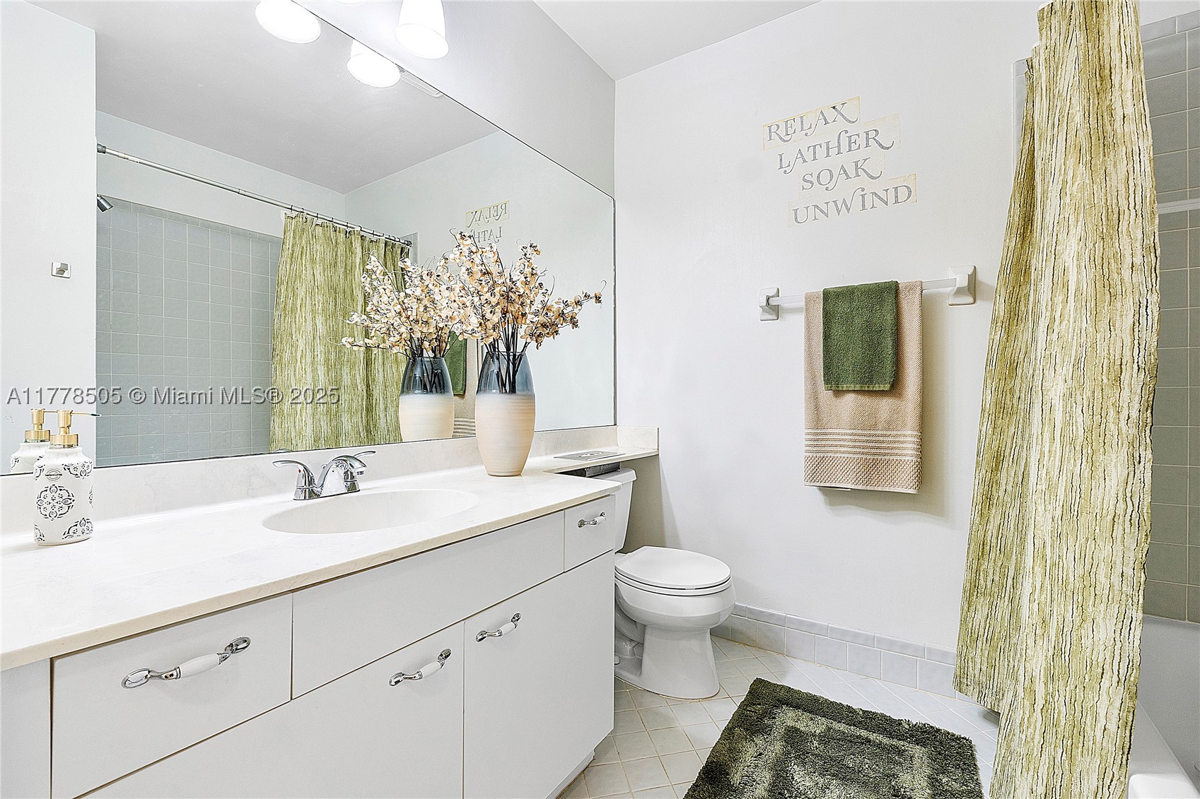 4101 E Coral Tree Cir 313 Property Photo 24