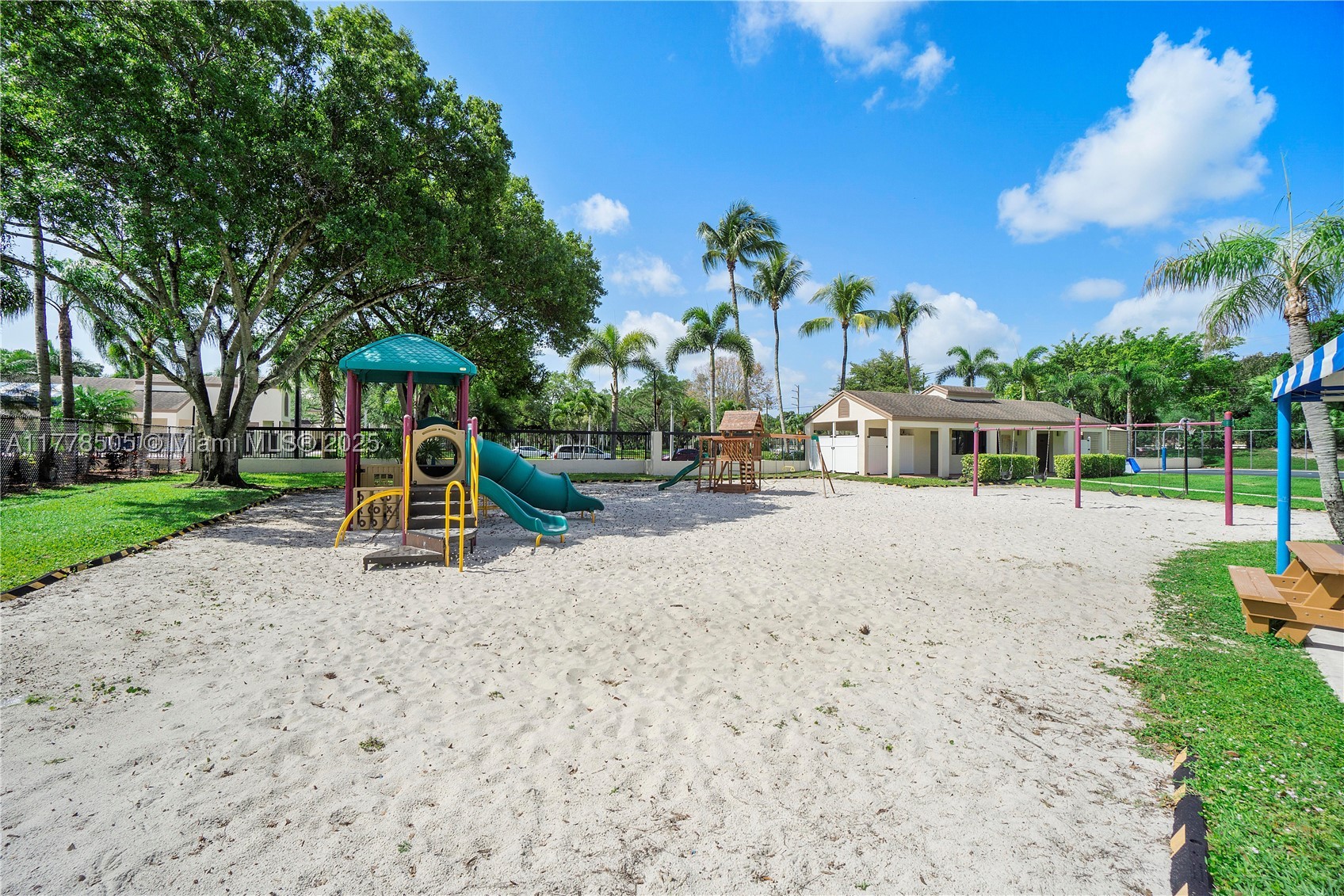 4101 E Coral Tree Cir 313 Property Photo 46