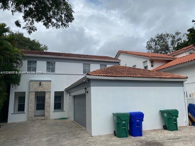 1725 Tigertail Ave Property Photo