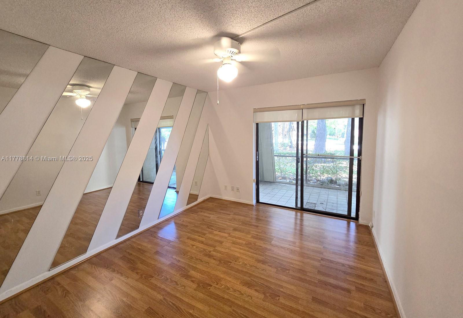 2313 S Cypress Bend Dr 123a Property Photo 4