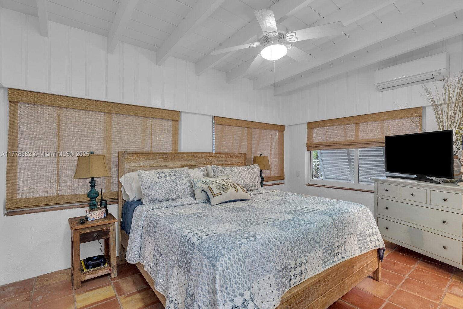 231 Anne Bonny Dr Property Photo 16