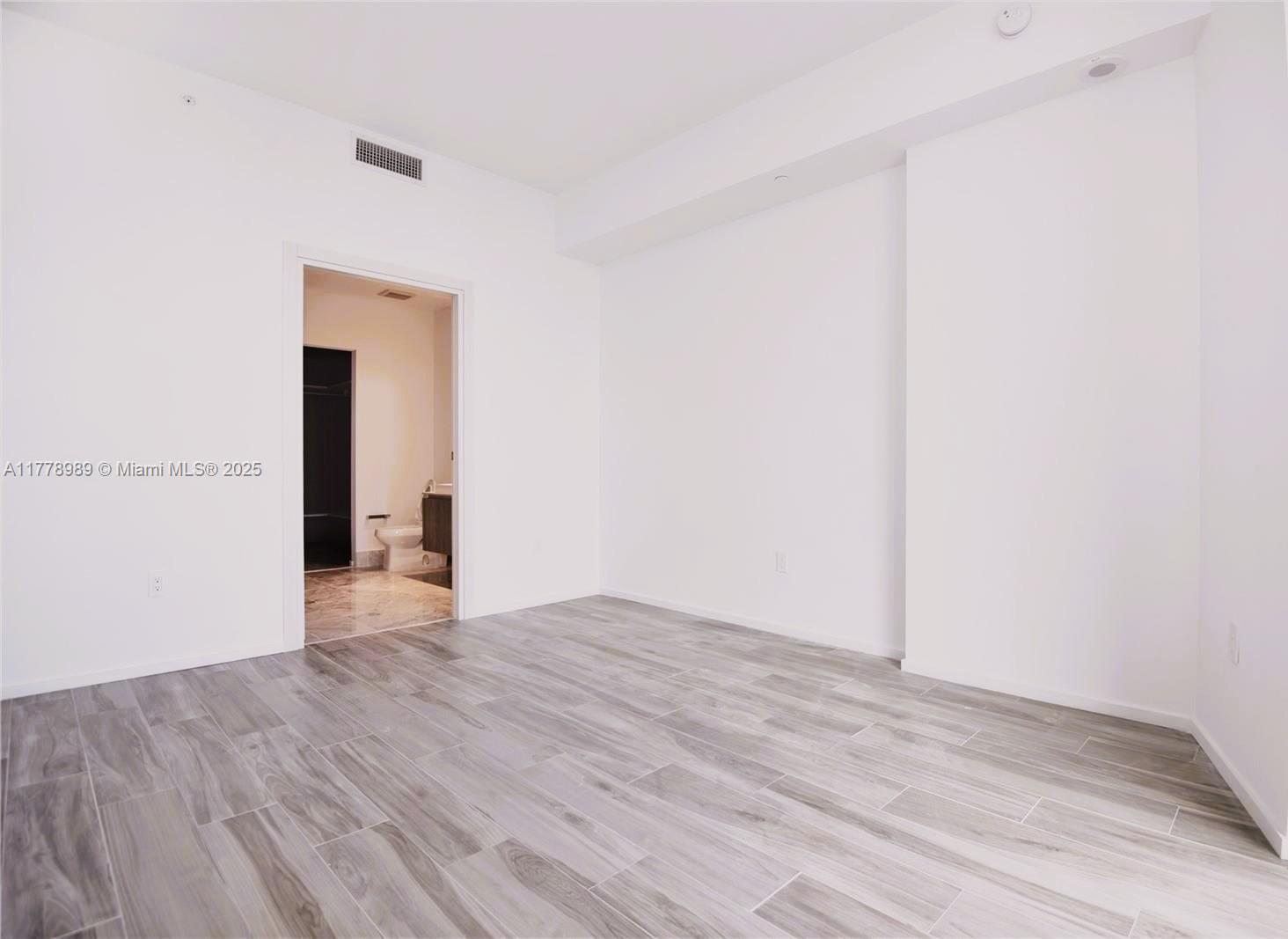 801 S Miami Ave 5108 Property Photo 4