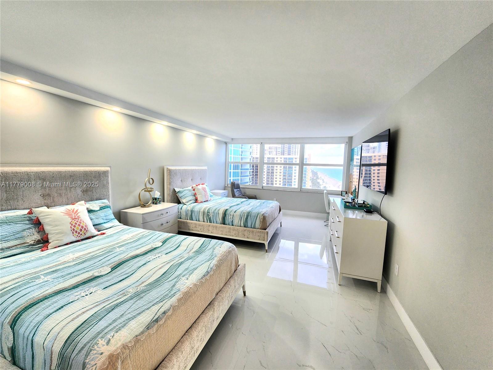 2751 S Ocean Dr 1504s Property Photo 6