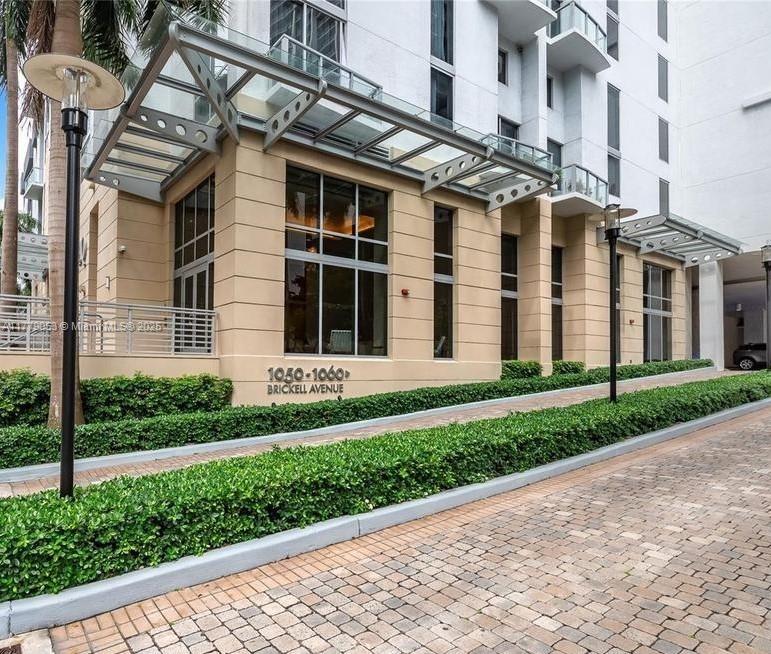 1050 Brickell Ave 2504 Property Photo
