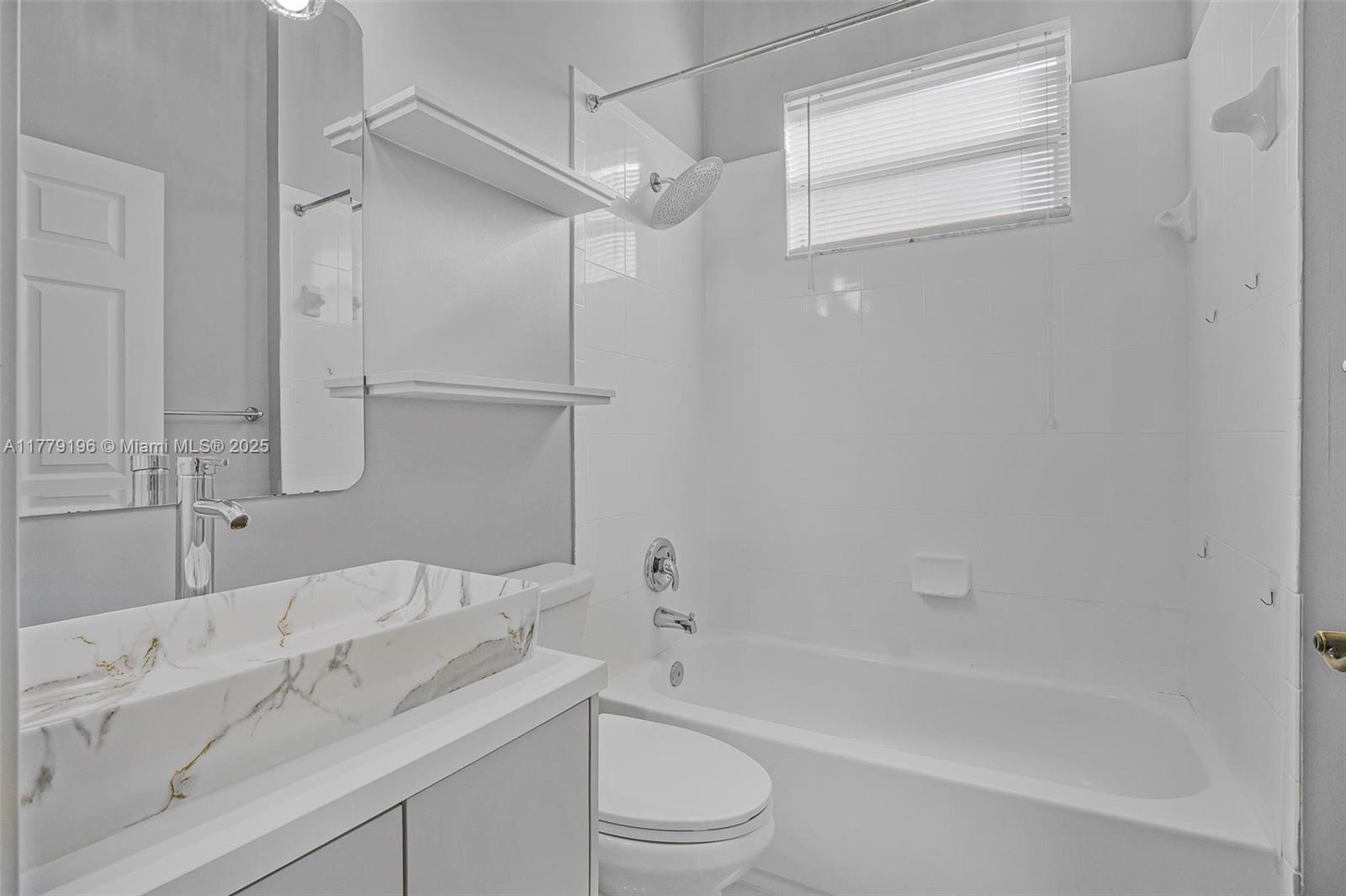 2821 Augusta Dr Property Photo 18