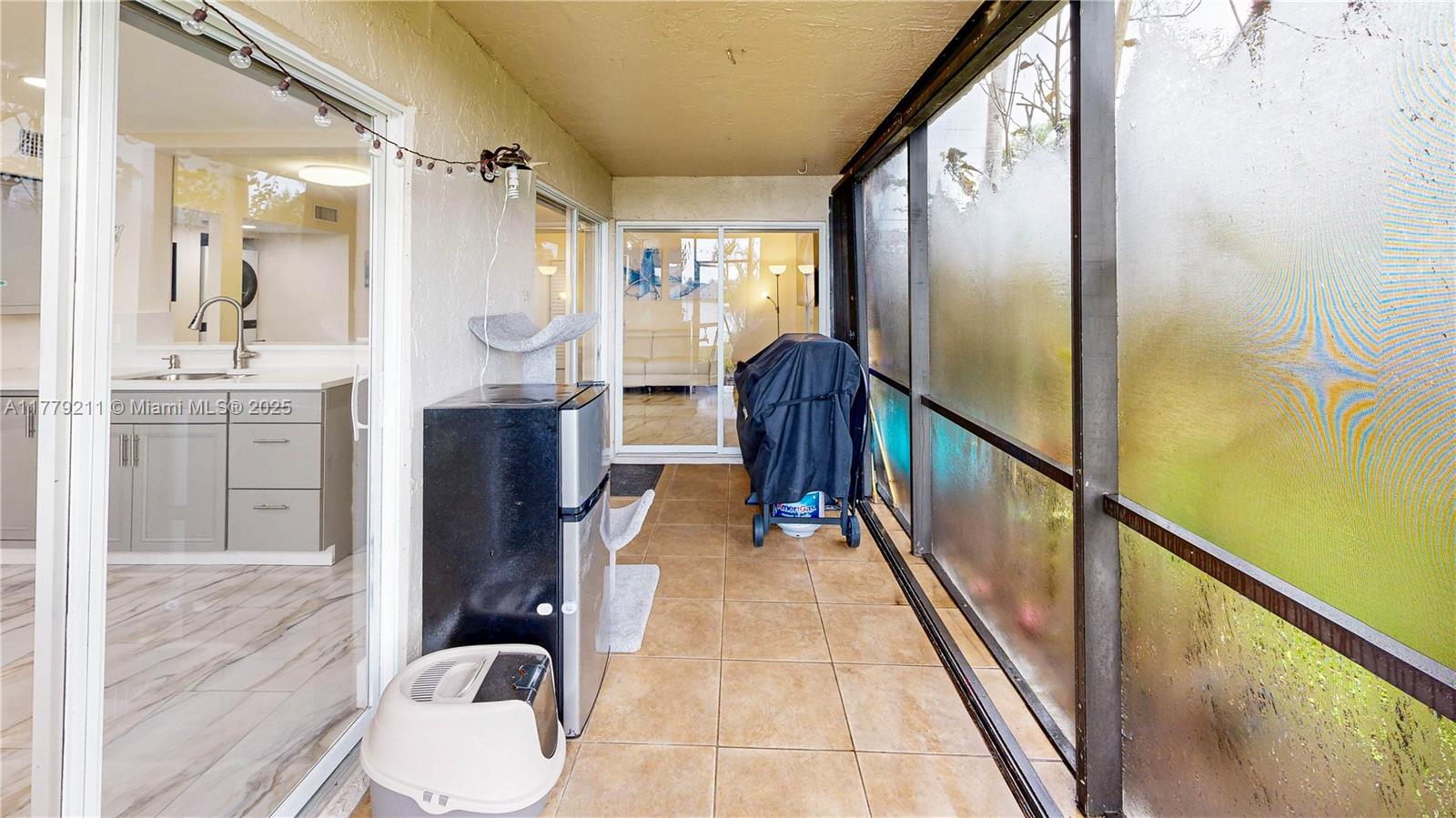 889 Hamilton Dr 889b Property Photo 28