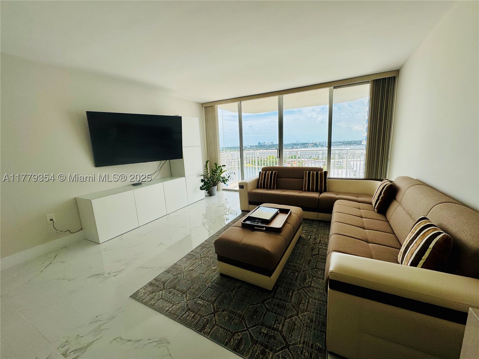 18071 Biscayne Blvd 1503 Property Photo 9