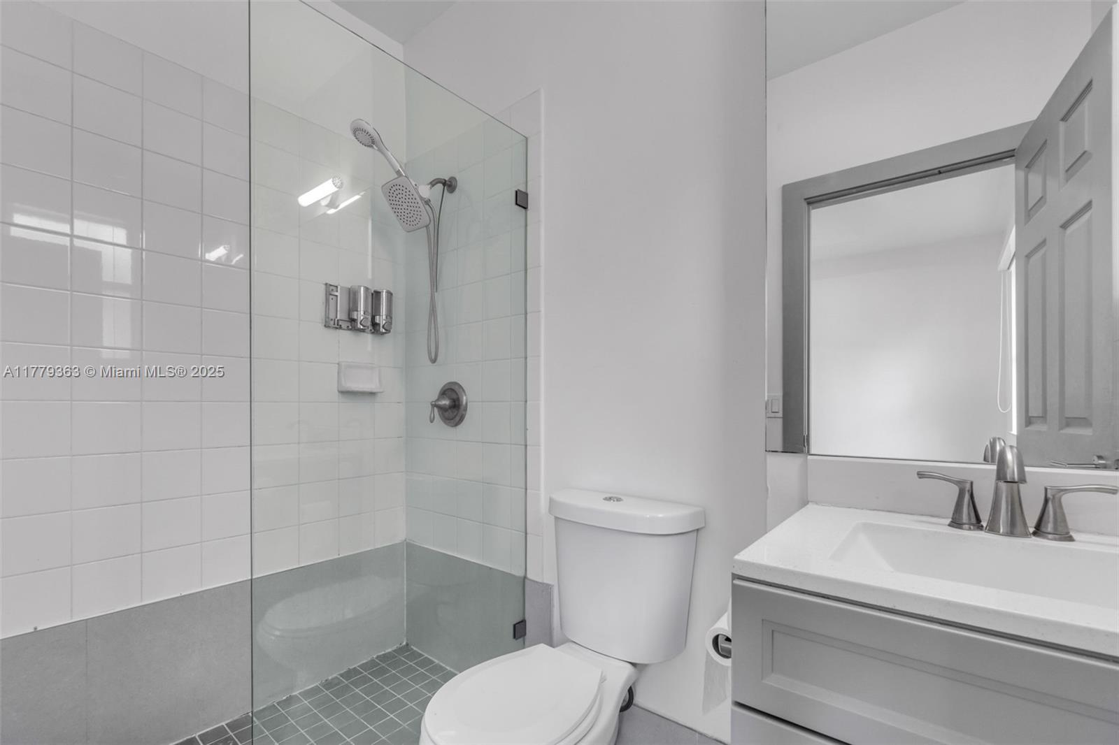 1720 Ne 33rd Ave 104-5 Property Photo 18