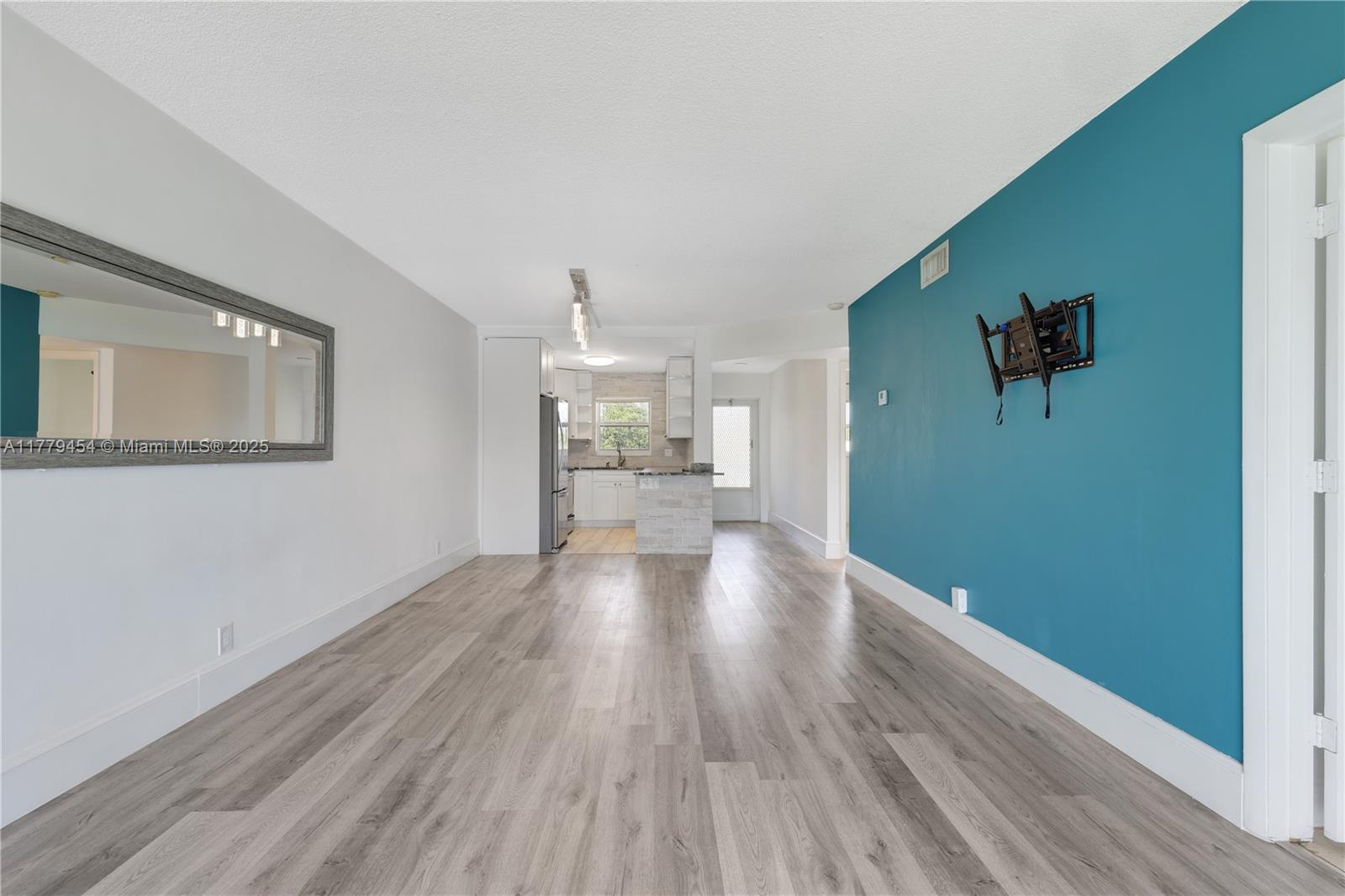 4200 Crystal Lake Dr 303 Property Photo 2