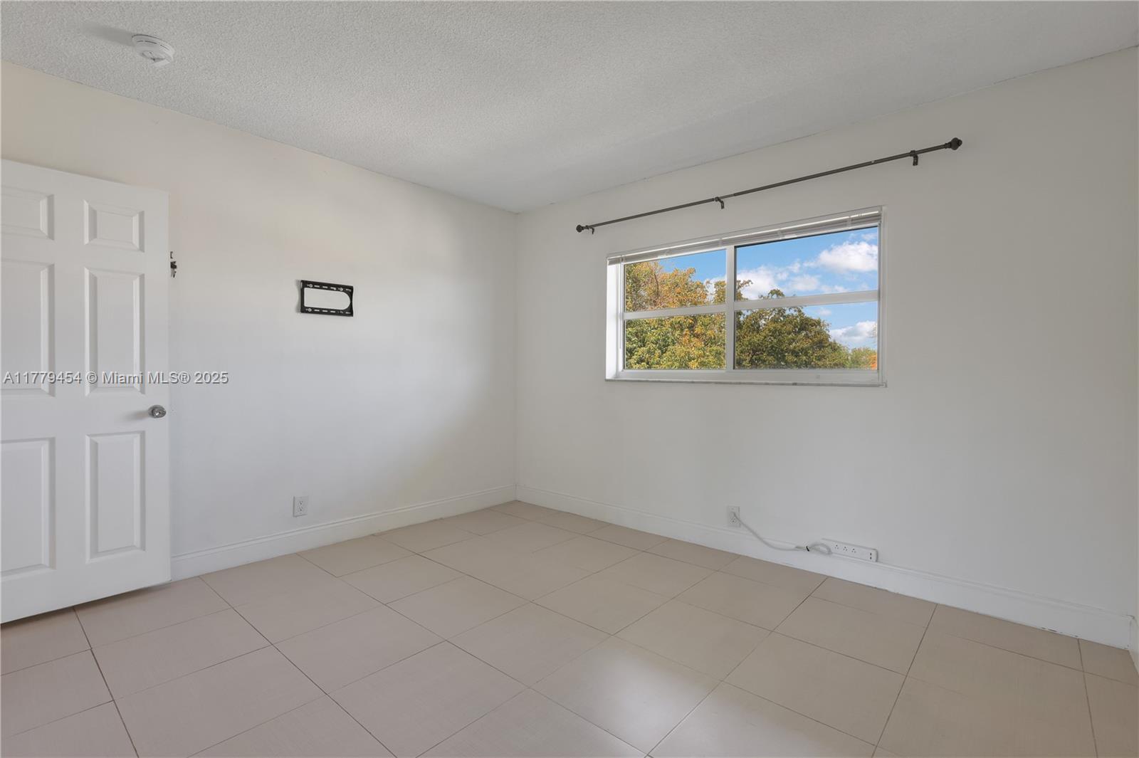4200 Crystal Lake Dr 303 Property Photo 13