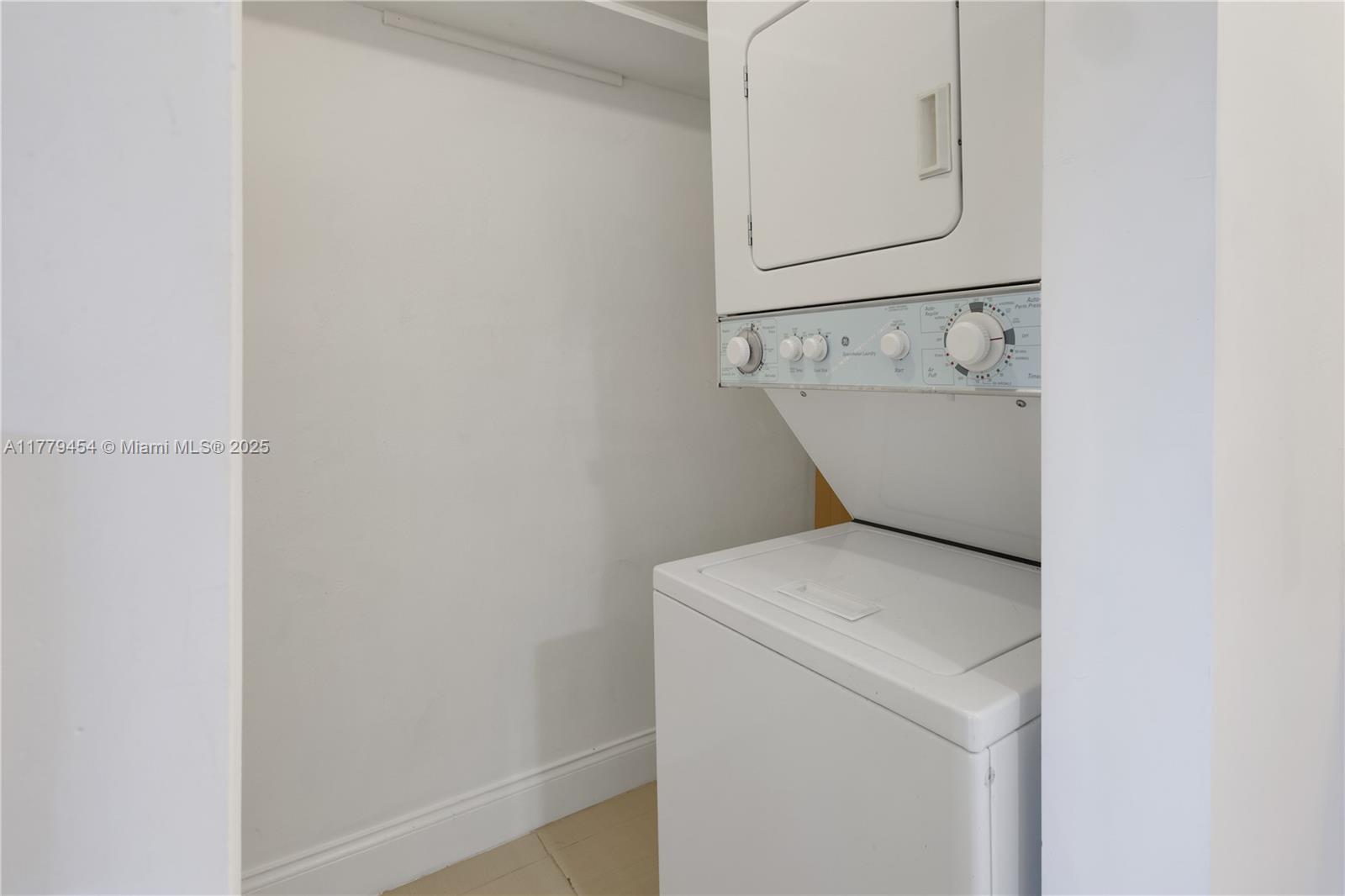 4200 Crystal Lake Dr 303 Property Photo 20