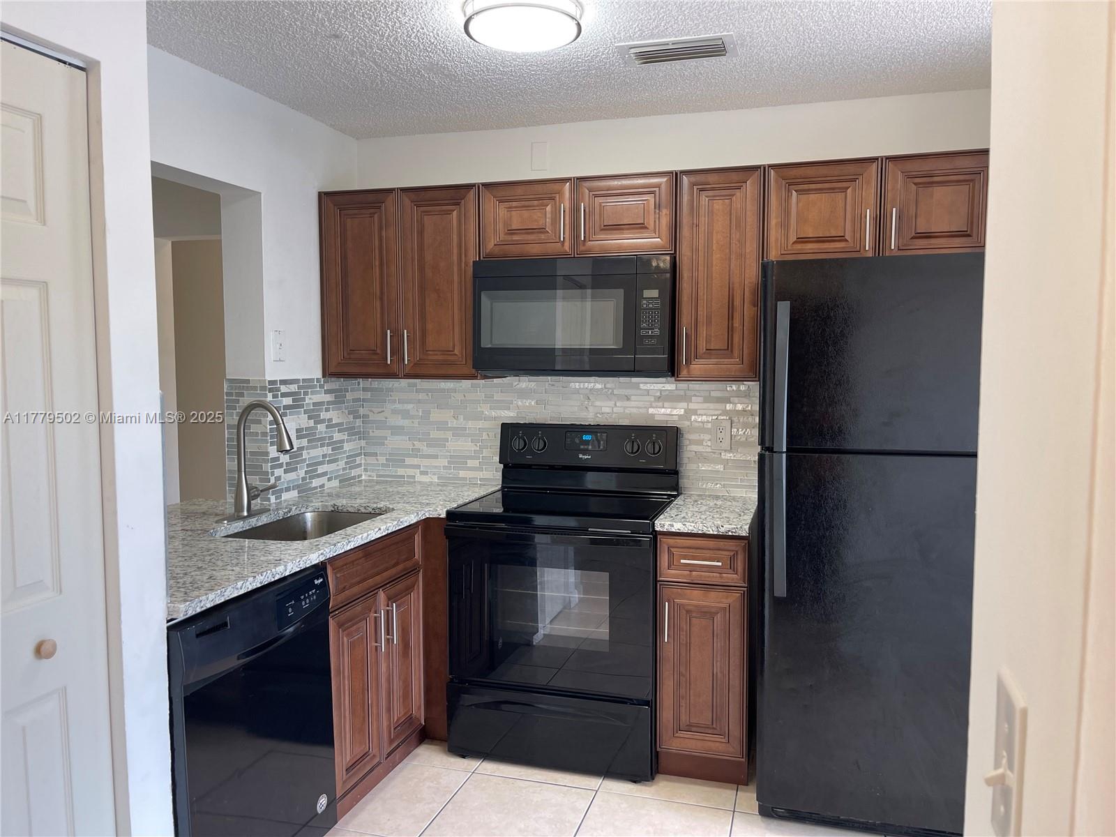2584 Riverside Dr 424 Property Photo