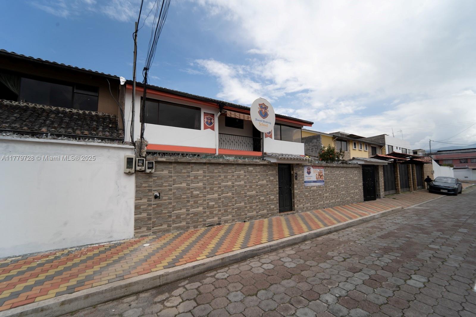 Quito Real Estate Listings Main Image