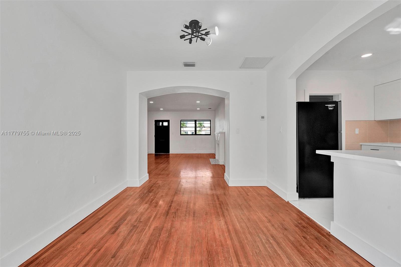 9173 Byron Ave Property Photo