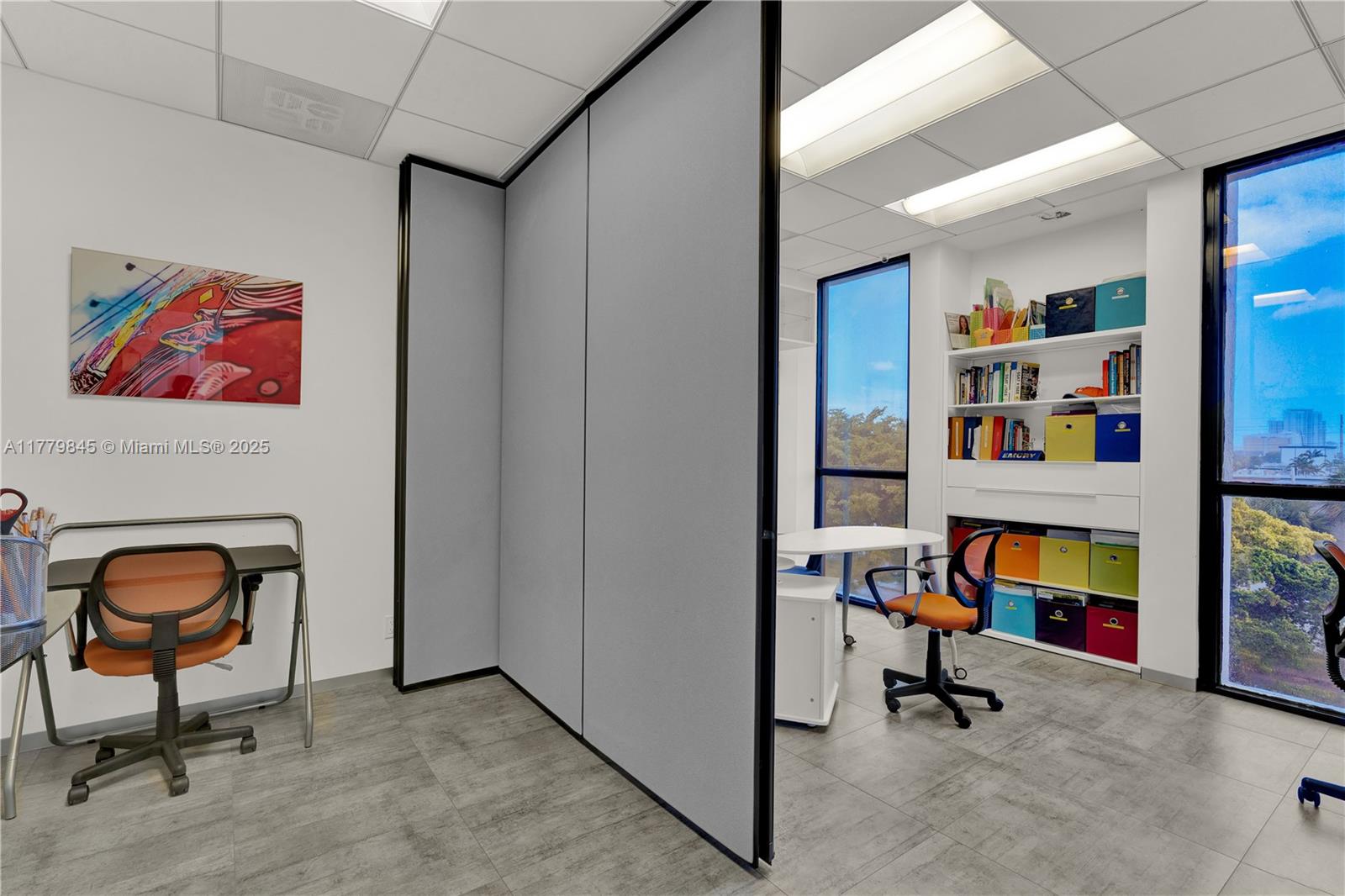 2450 Hollywood Blvd Property Photo 3