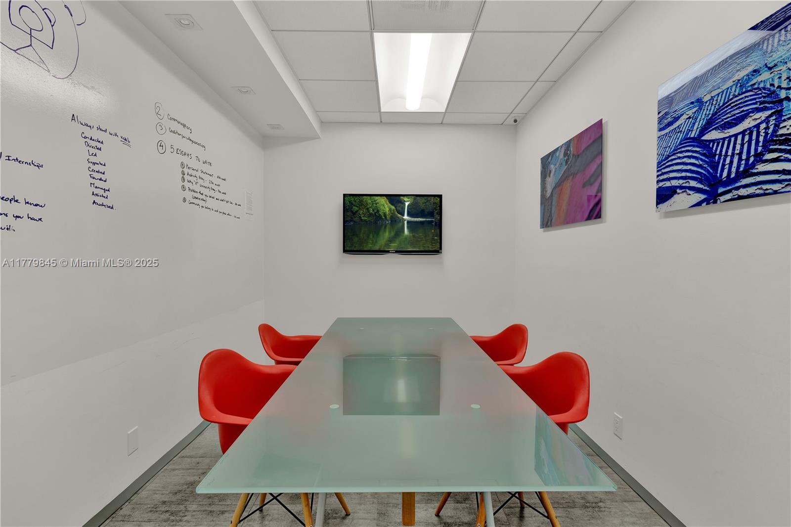 2450 Hollywood Blvd Property Photo 11
