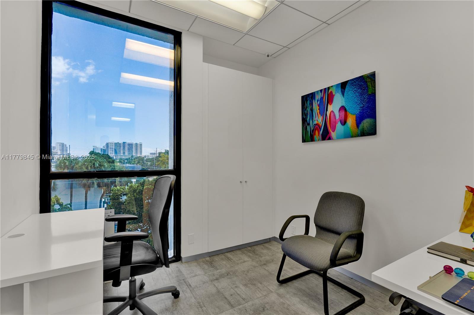 2450 Hollywood Blvd Property Photo 15