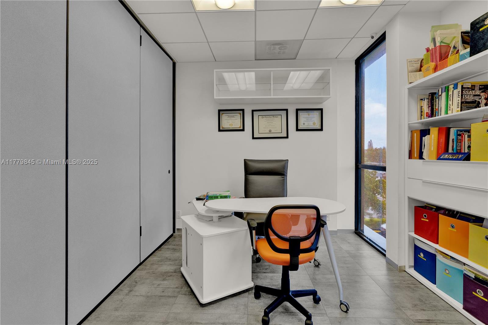 2450 Hollywood Blvd Property Photo 16