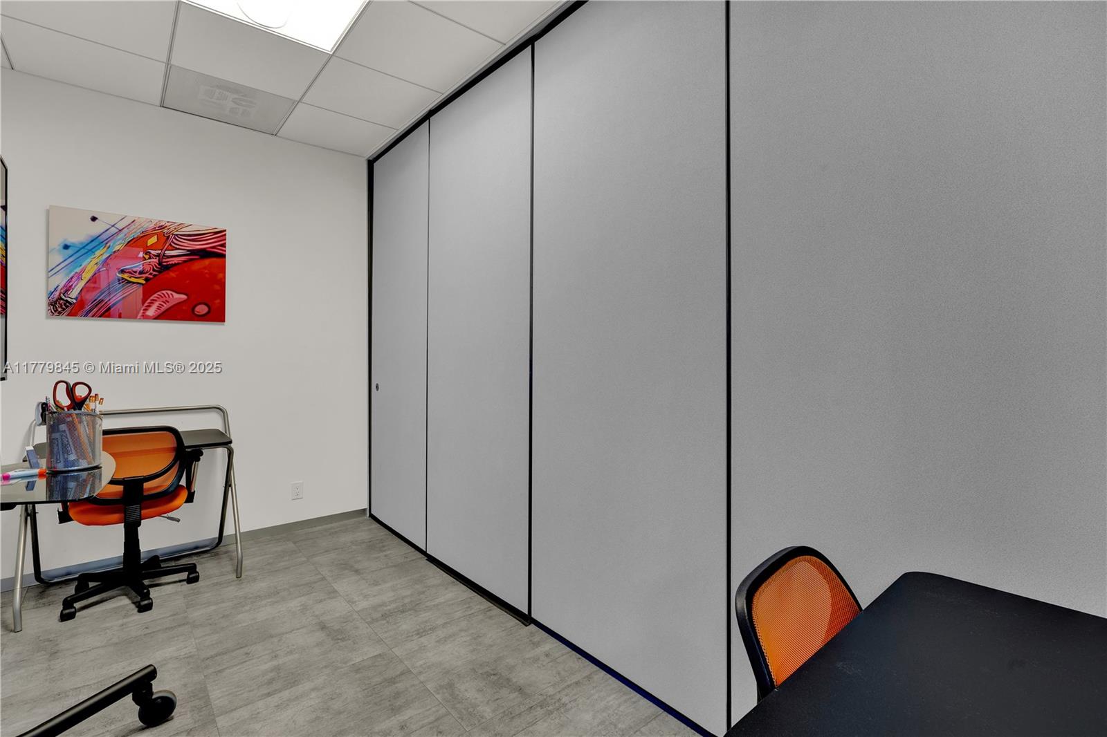 2450 Hollywood Blvd Property Photo 17