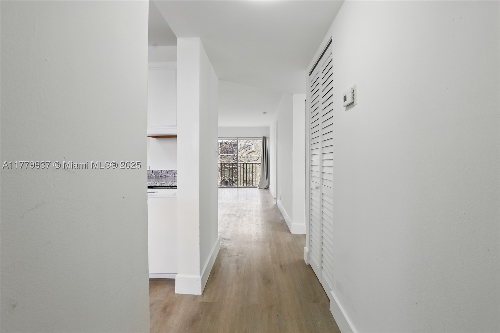 8540 N Sherman Cir 408 Property Photo 5