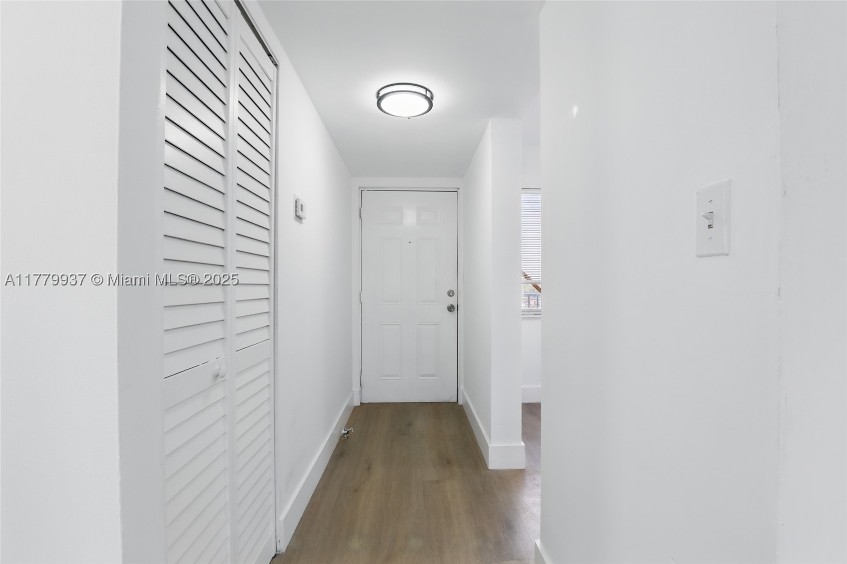 8540 N Sherman Cir 408 Property Photo 6