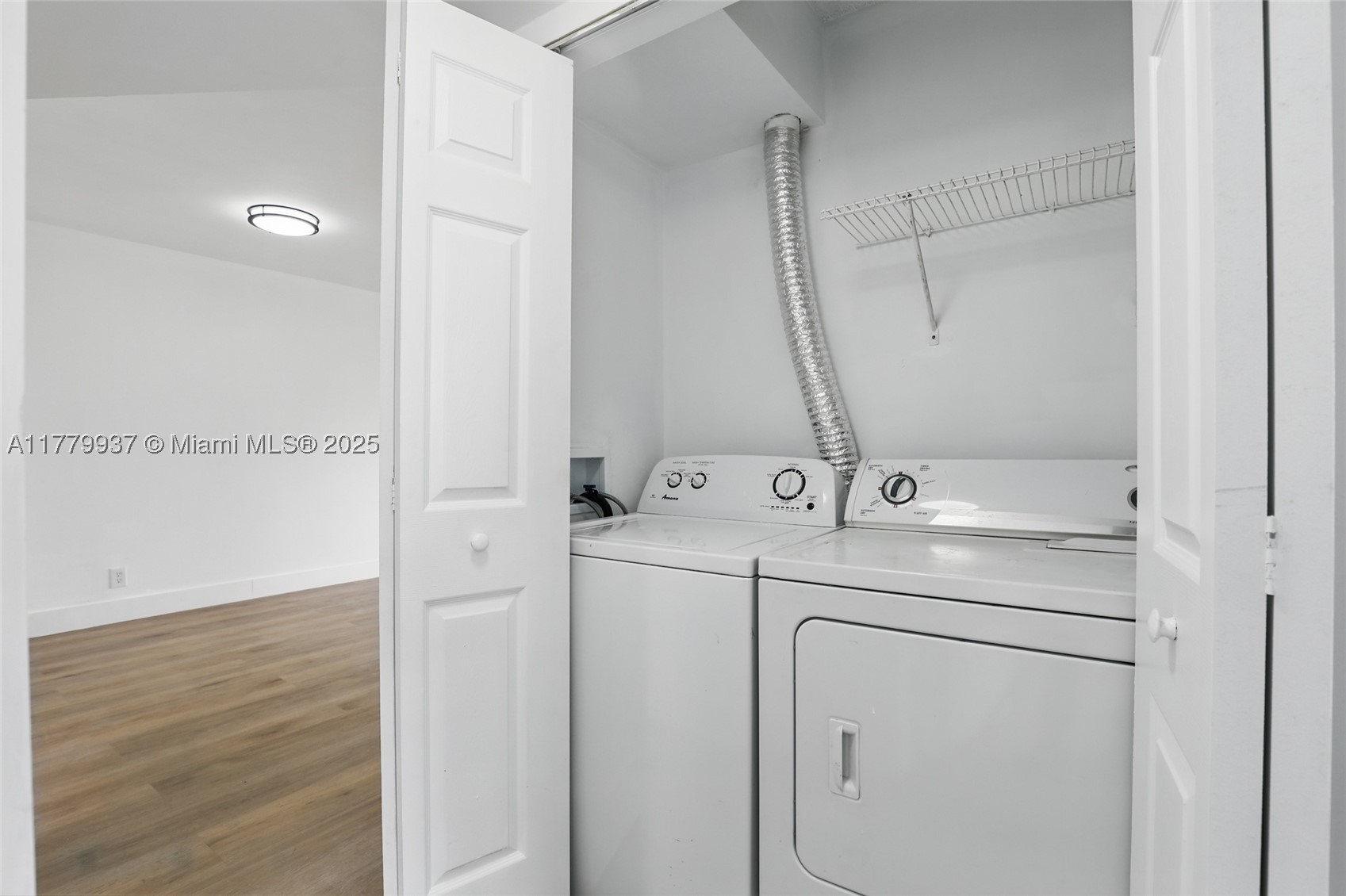 8540 N Sherman Cir 408 Property Photo 21