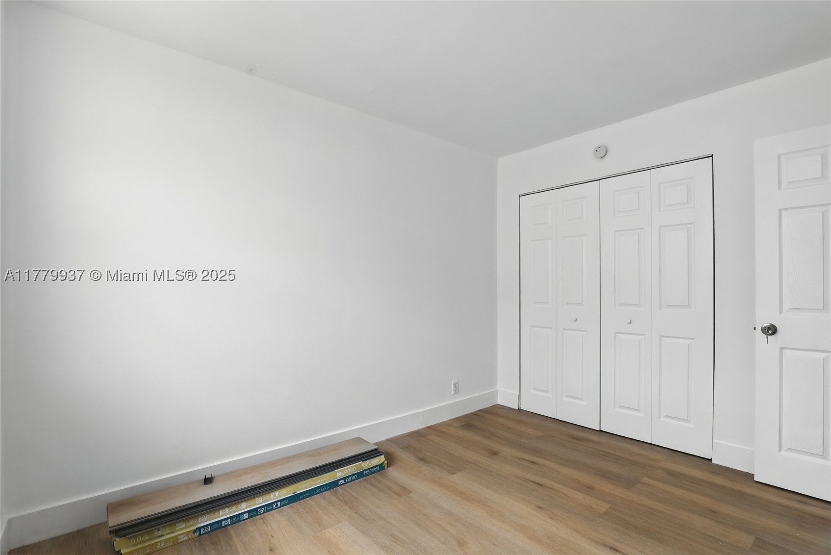 8540 N Sherman Cir 408 Property Photo 23