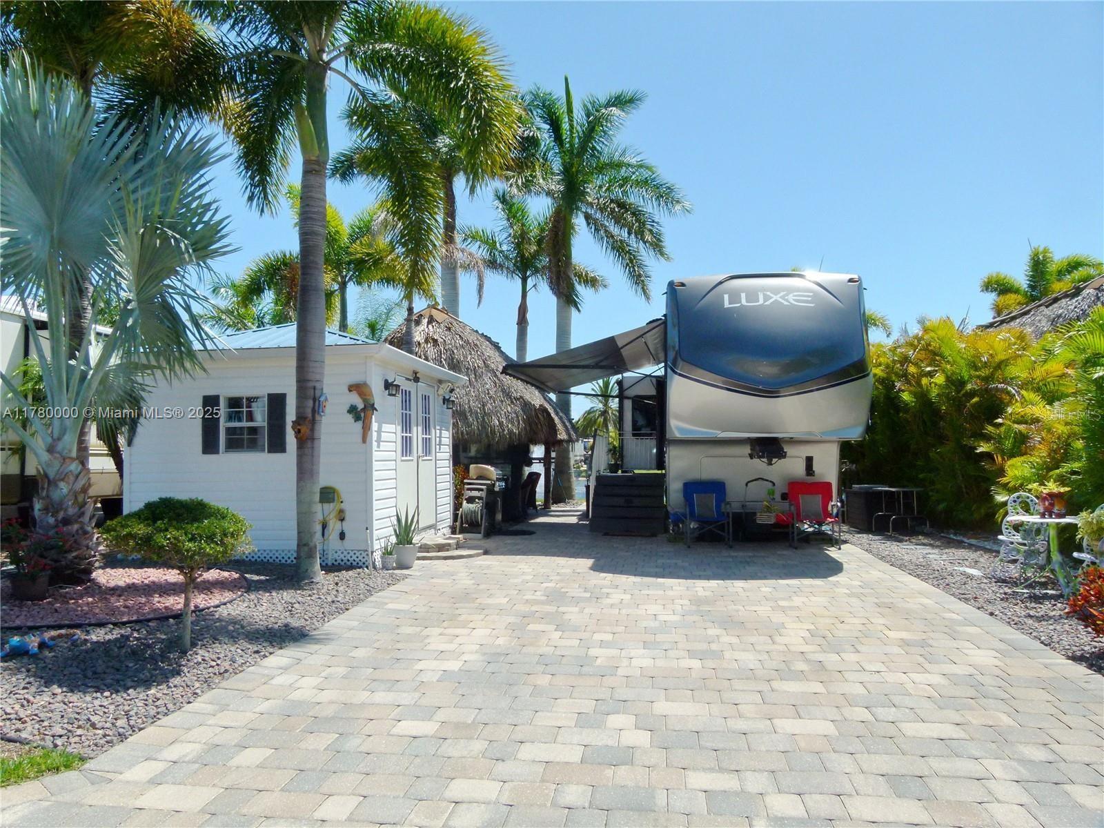 526 Sw 40th Cove Property Photo