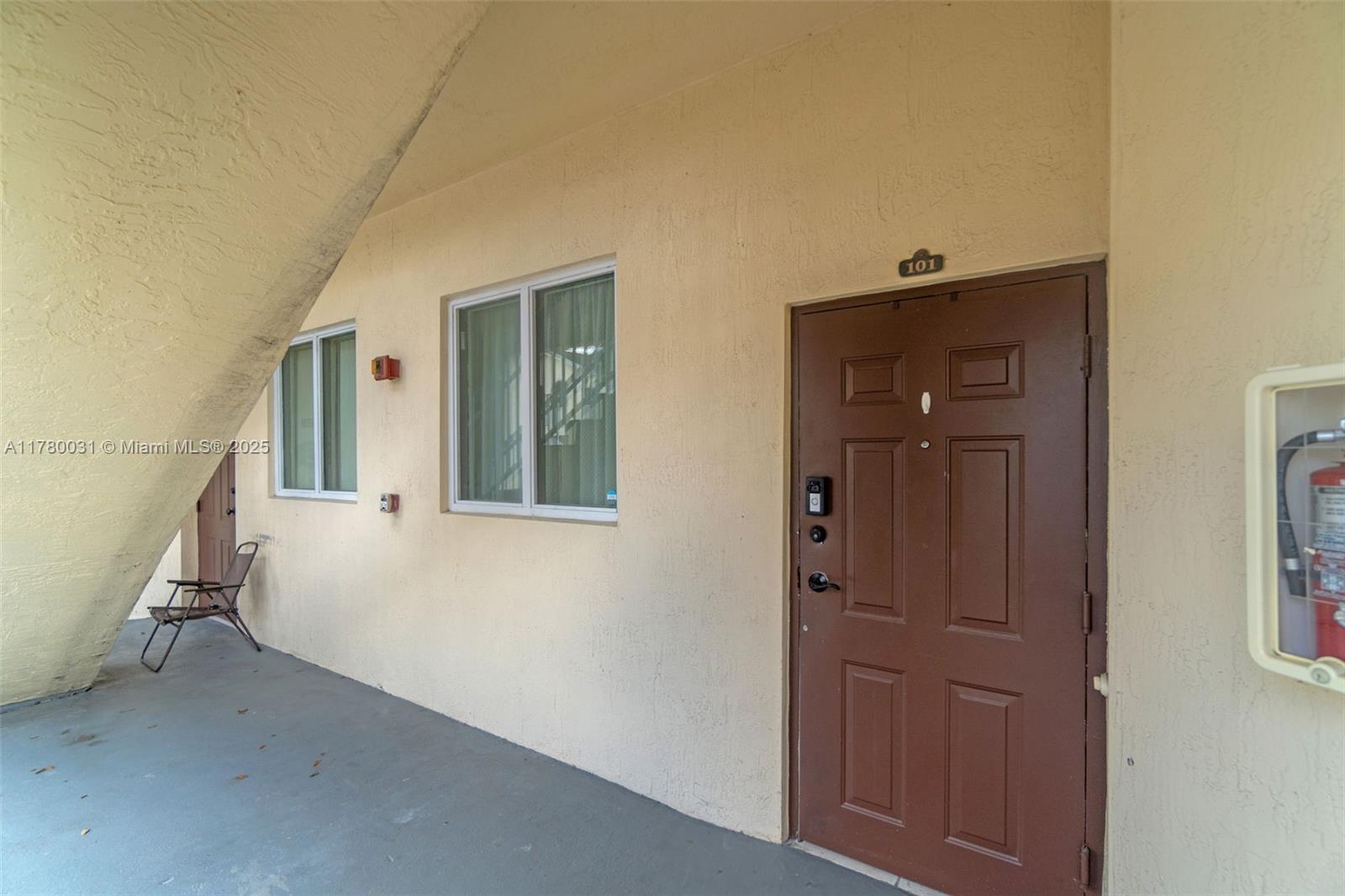 2551 Se 16th Ter 101 Property Photo 3