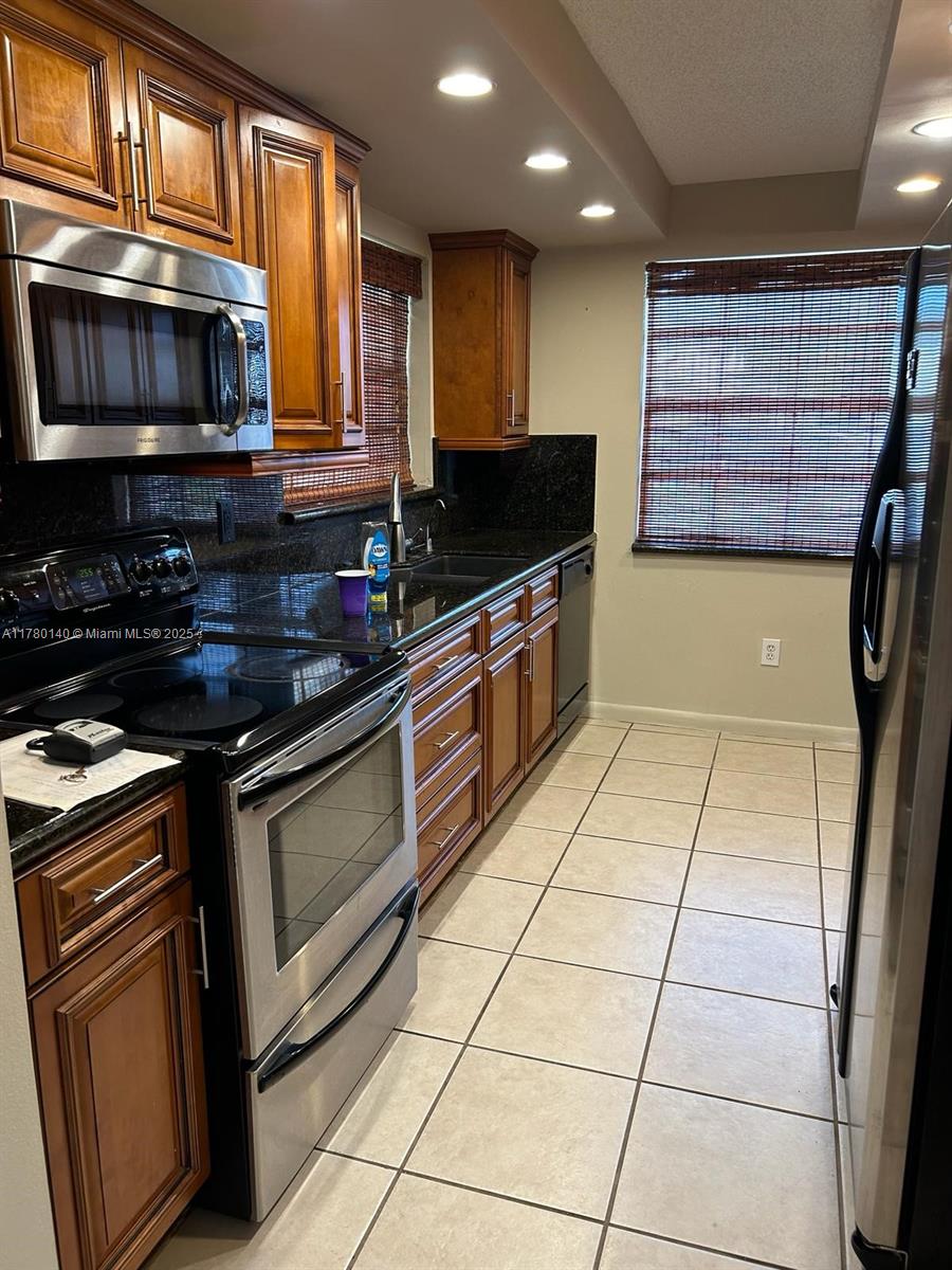 2277 Se 27th Dr 101-g Property Photo 1
