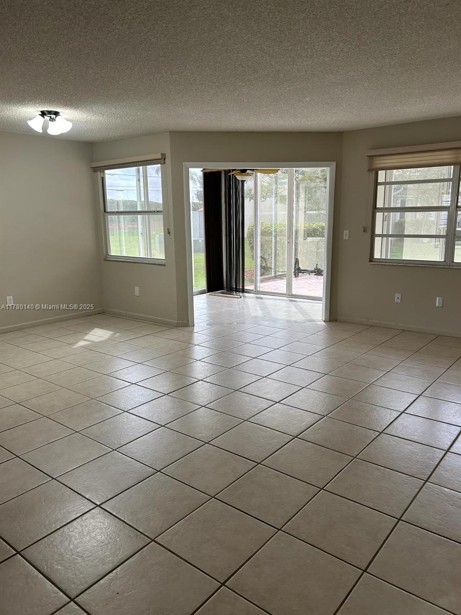 2277 Se 27th Dr 101-g Property Photo 4