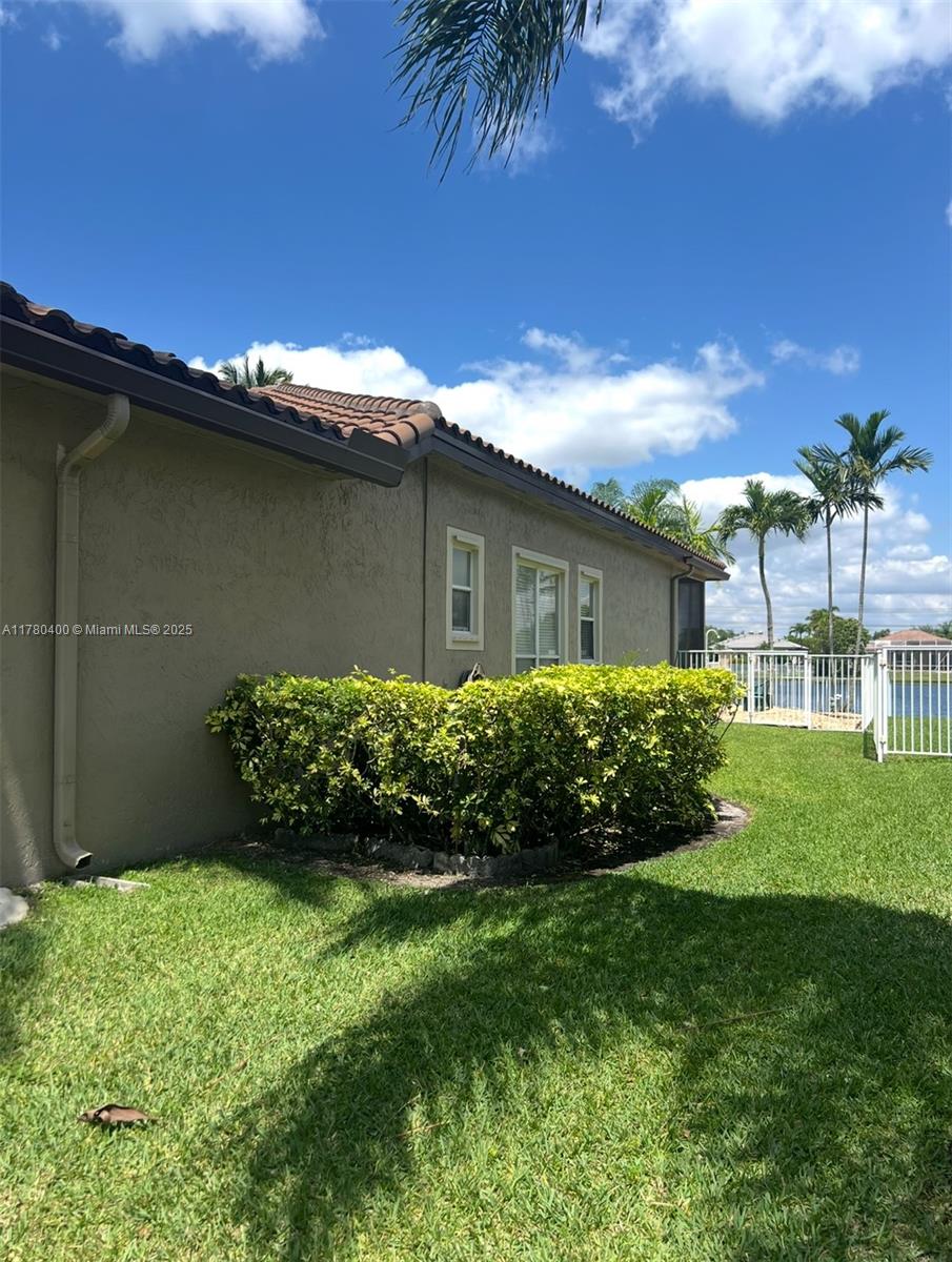 16343 Segovia Cir S Property Photo 23