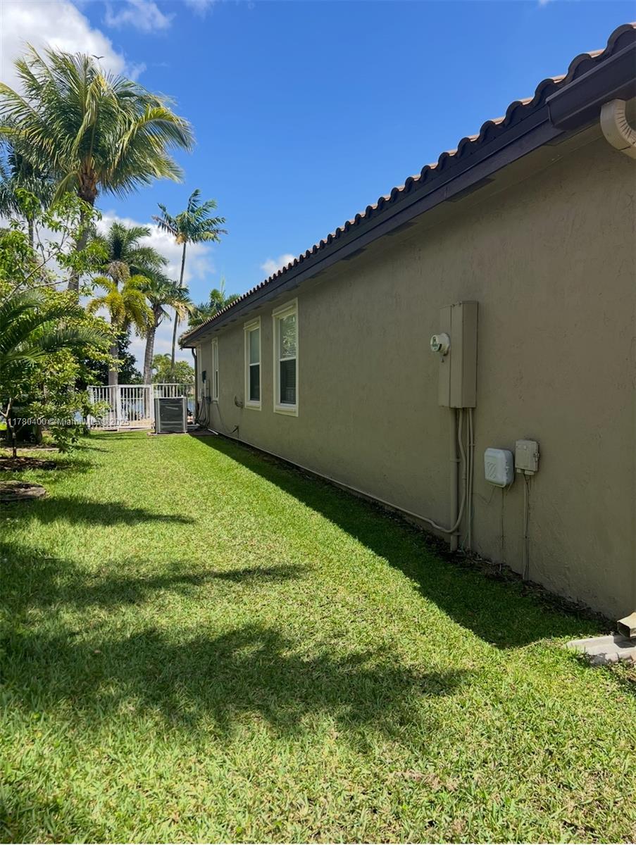 16343 Segovia Cir S Property Photo 24