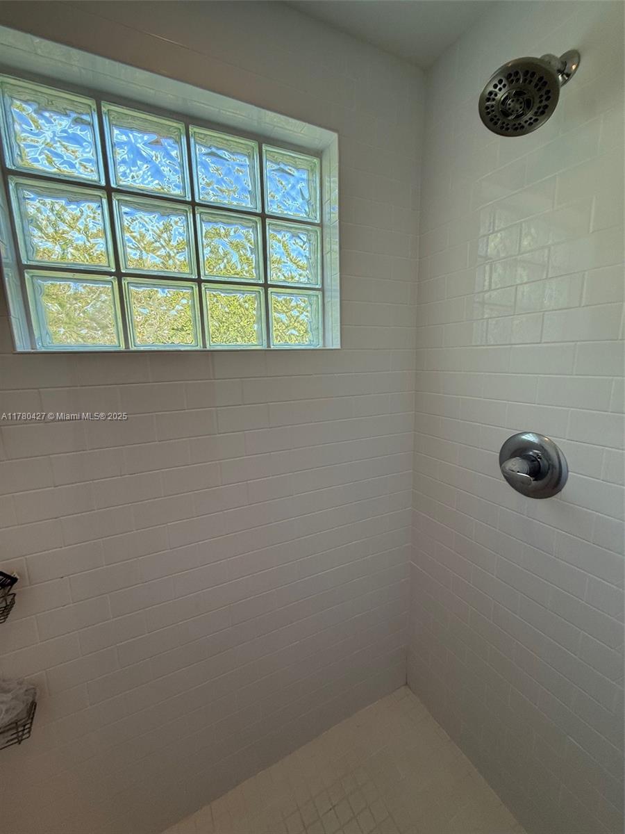 313 Bayview Ave Property Photo 17